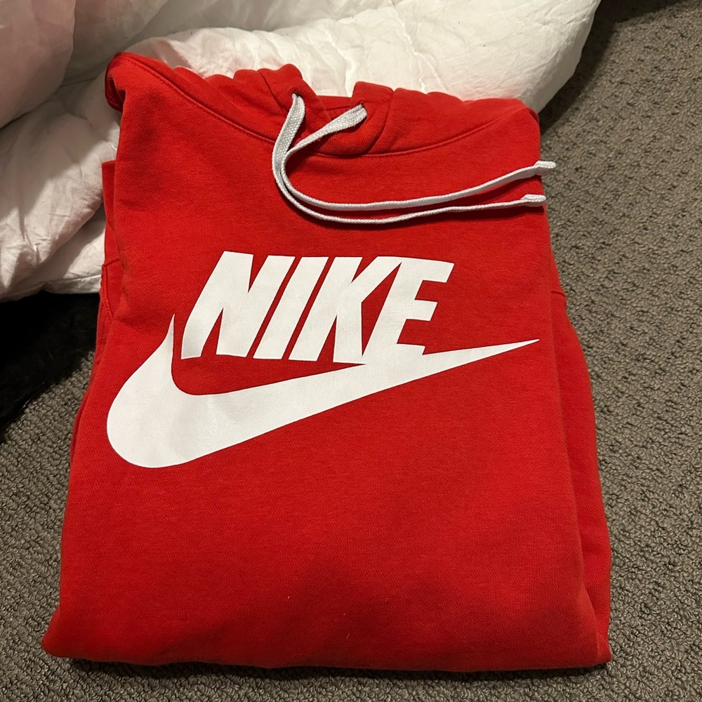 Women’s Nike sweatshirt